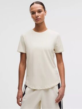 Lululemon Love Crew Short Sleeve T-Shirt Size 12 Light Ivory/Bone